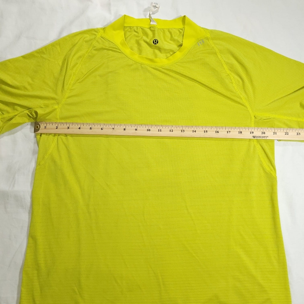 Lululemon Athletica Men's T-shirt